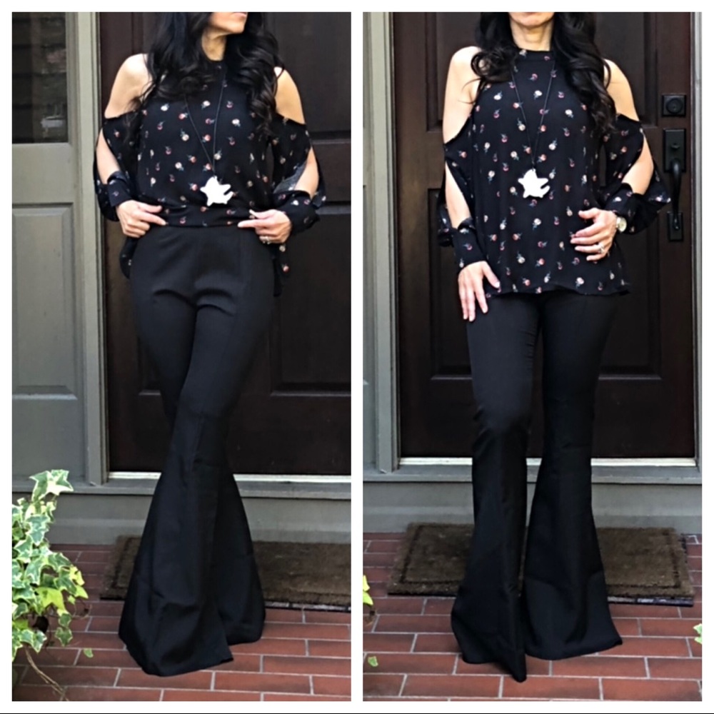 ✨LAST ONE✨Cold shoulder boho chic black floral top - Picture 7 of 8